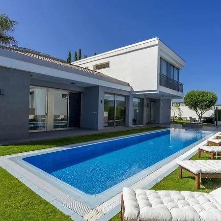 Вилла Luxury Atlante Con Piscina Climatiza Privada